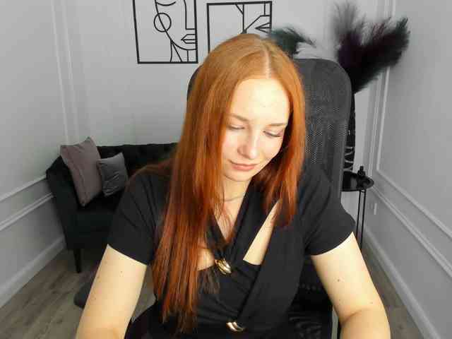 TinaGeroll webcam