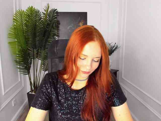 TinaGeroll webcam