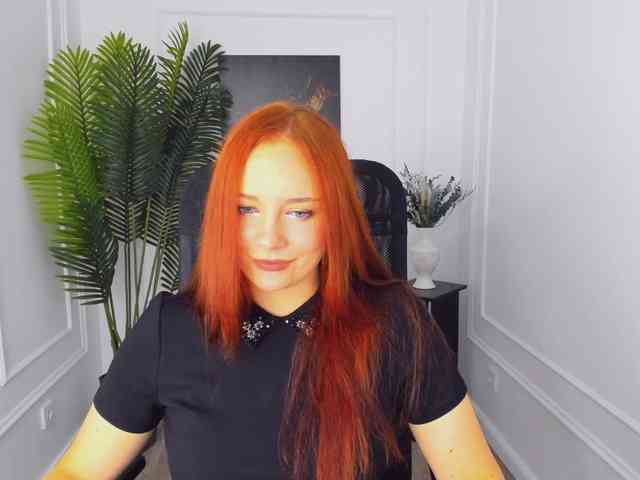 TinaGeroll webcam