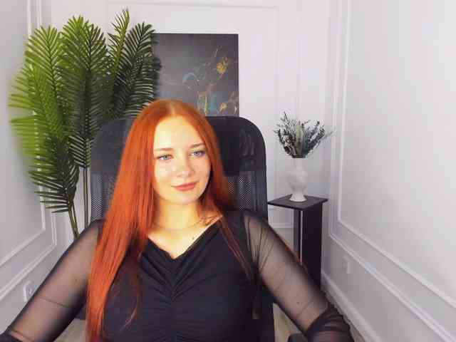 TinaGeroll webcam