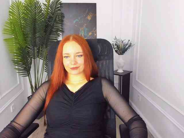 TinaGeroll webcam