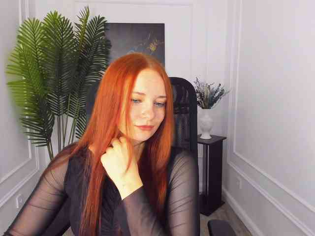 TinaGeroll webcam