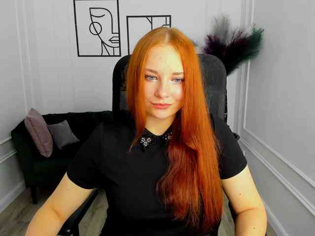 TinaGeroll webcam