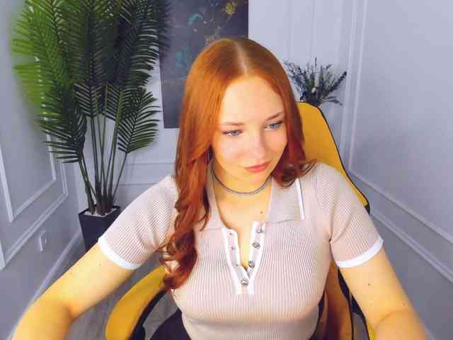TinaGeroll webcam