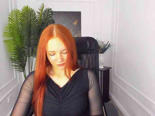 TinaGeroll webcam