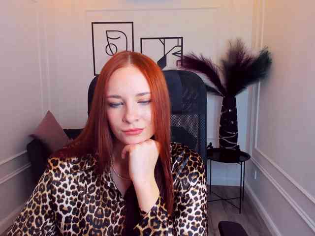 TinaGeroll webcam