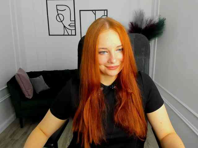 TinaGeroll webcam