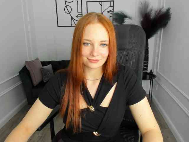 TinaGeroll webcam