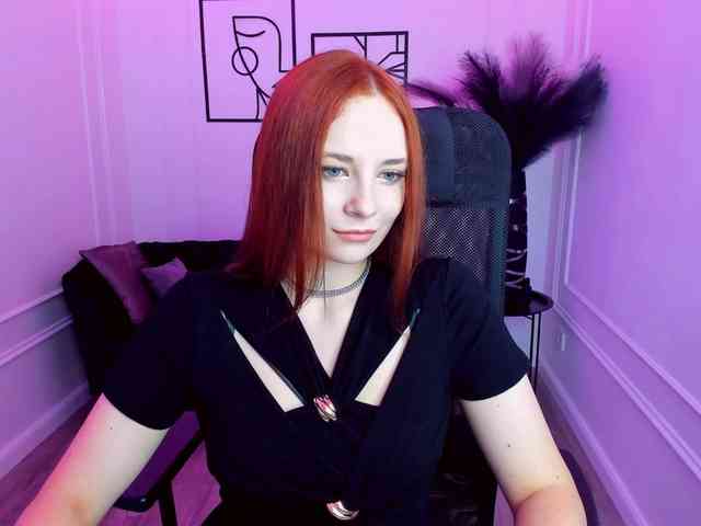 TinaGeroll webcam