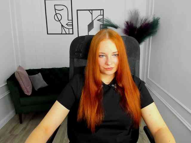 TinaGeroll webcam