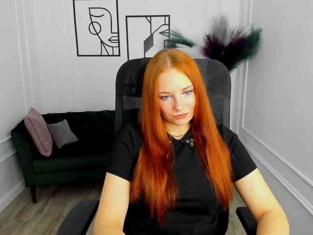 TinaGeroll webcam
