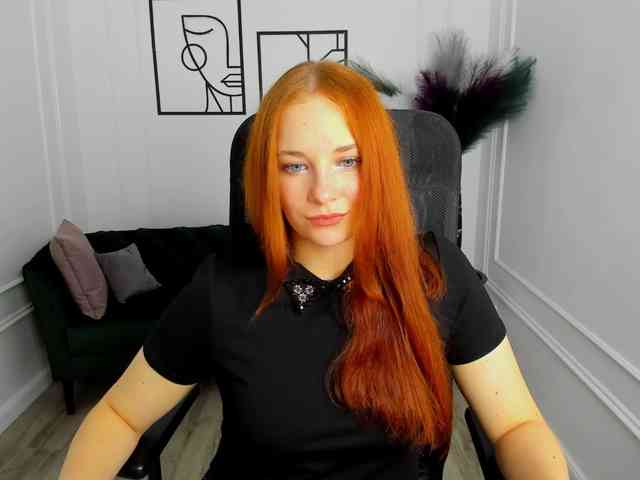 TinaGeroll webcam