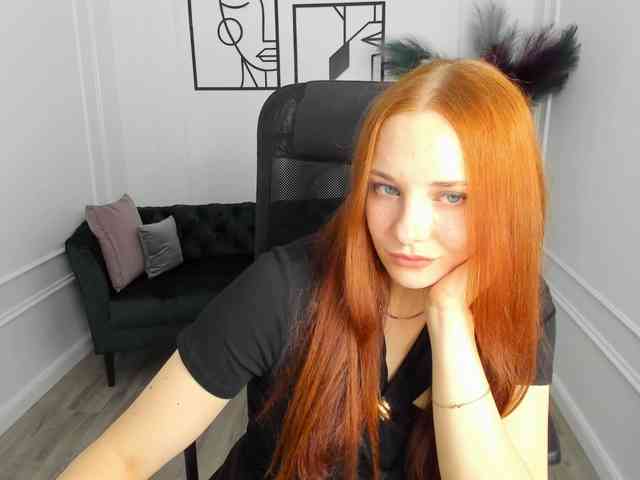 TinaGeroll webcam