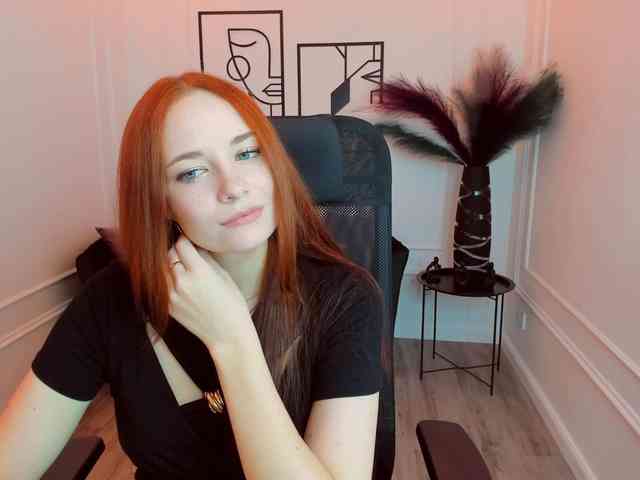TinaGeroll webcam