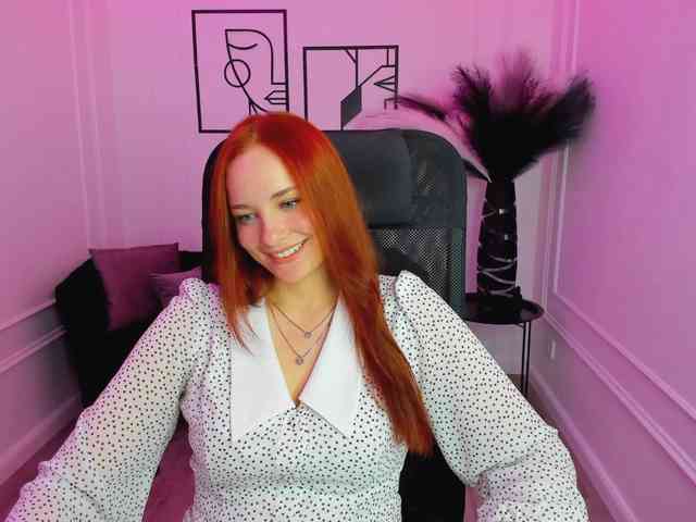 TinaGeroll webcam