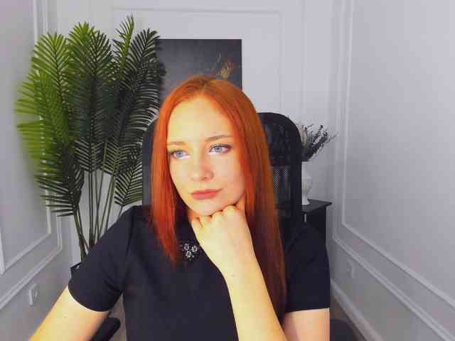 TinaGeroll webcam