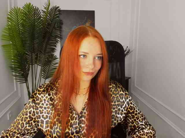 TinaGeroll webcam