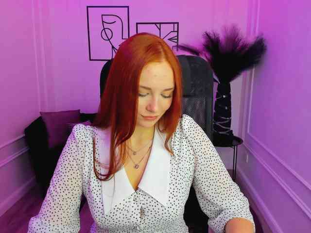 TinaGeroll webcam
