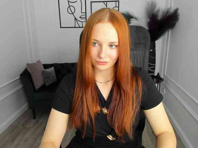 TinaGeroll webcam