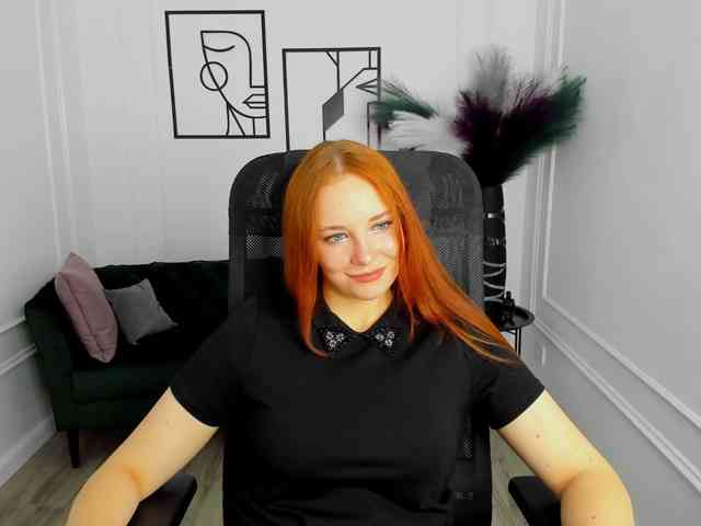 TinaGeroll webcam