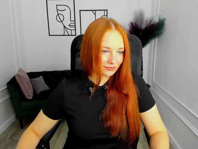 TinaGeroll webcam