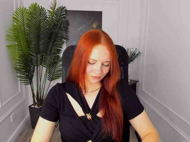 TinaGeroll webcam