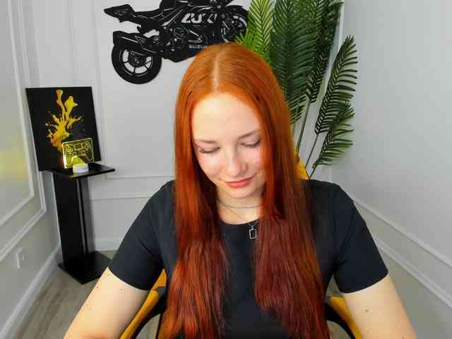 TinaGeroll webcam