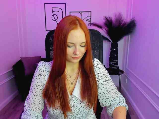 TinaGeroll webcam