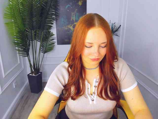TinaGeroll webcam