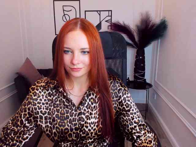 TinaGeroll webcam