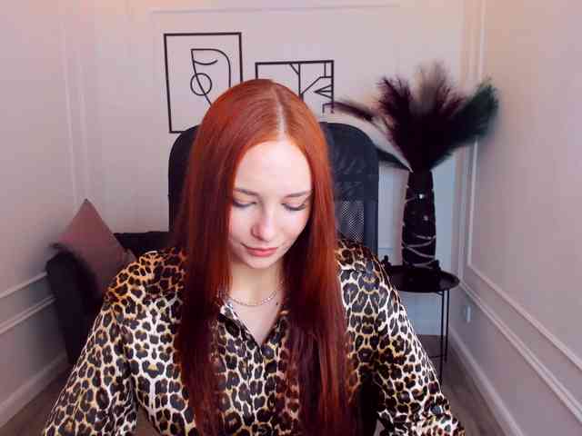 TinaGeroll webcam