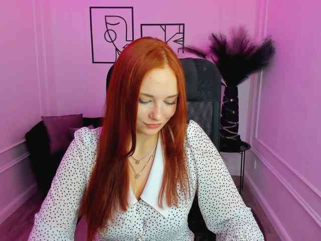 TinaGeroll webcam