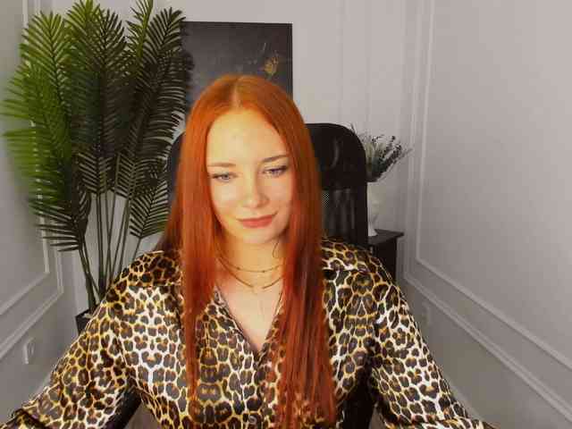 TinaGeroll webcam