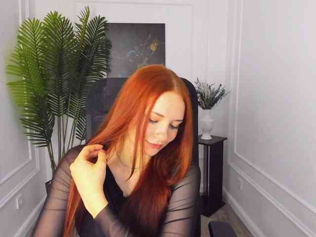 TinaGeroll webcam