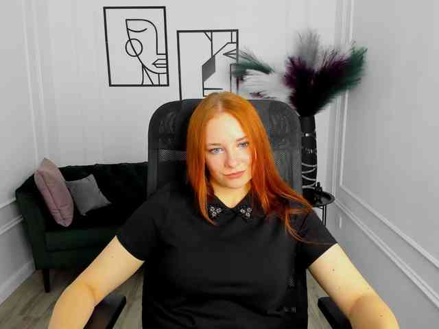 TinaGeroll webcam