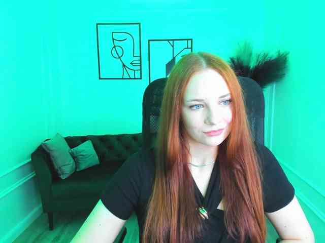 TinaGeroll webcam