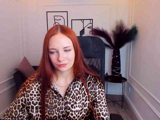 TinaGeroll webcam