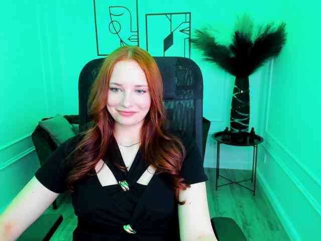 TinaGeroll webcam