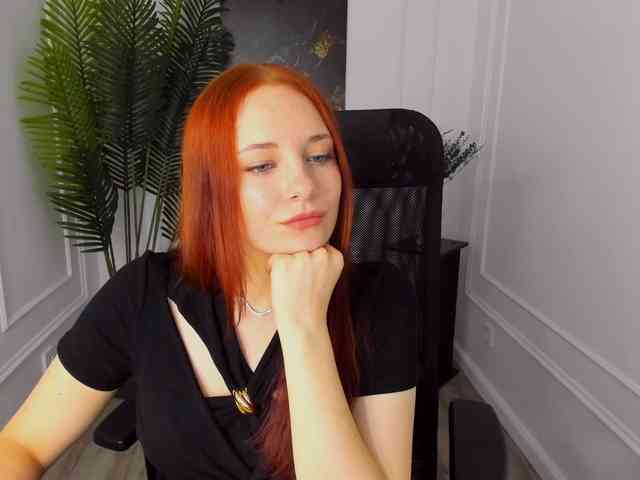 TinaGeroll webcam