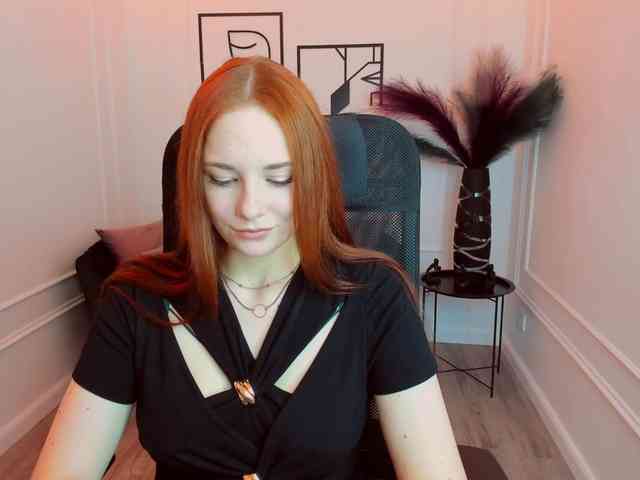 TinaGeroll webcam