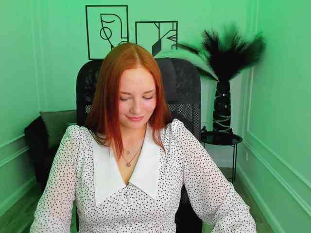 TinaGeroll webcam