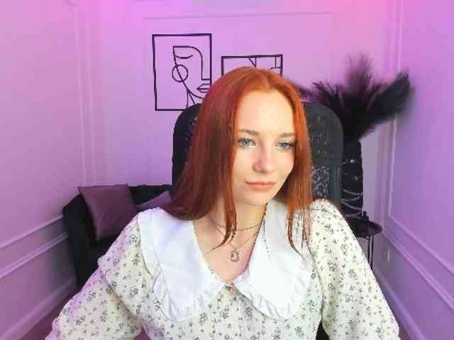 TinaGeroll webcam