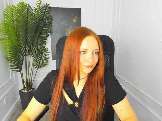 TinaGeroll webcam