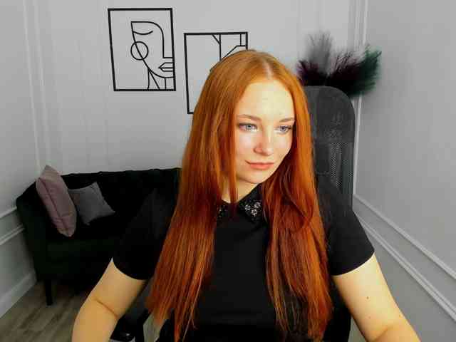 TinaGeroll webcam