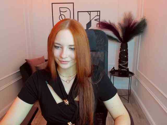 TinaGeroll webcam