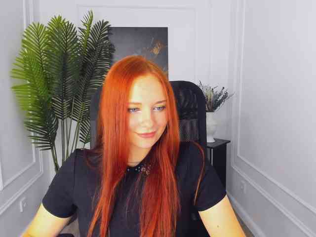 TinaGeroll webcam