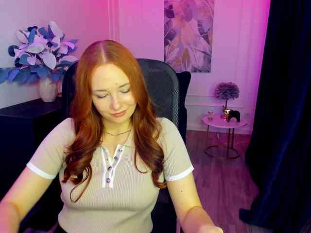 TinaGeroll webcam