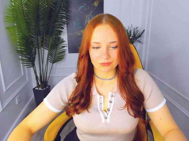 TinaGeroll webcam