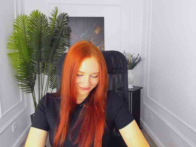 TinaGeroll webcam
