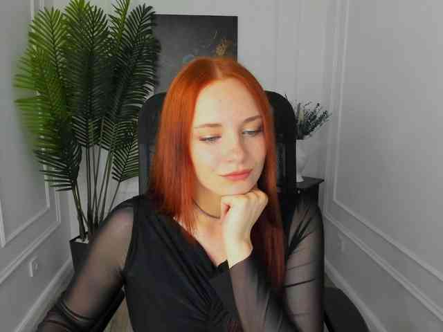 TinaGeroll webcam